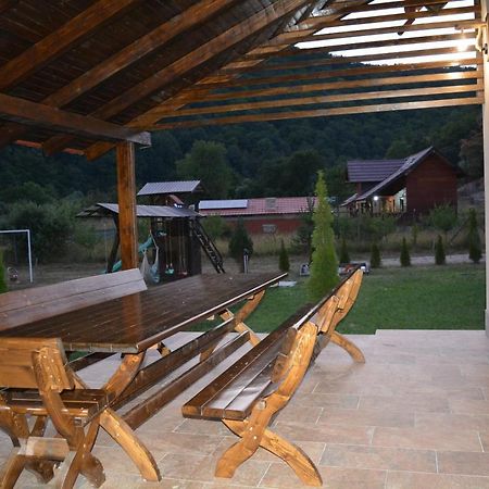 Cabana Din Padure Finis Exterior photo
