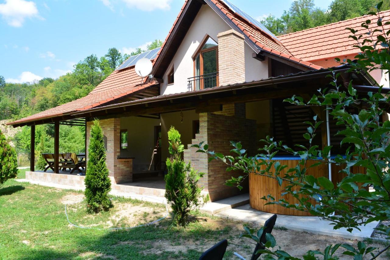 Cabana Din Padure Finis Exterior photo